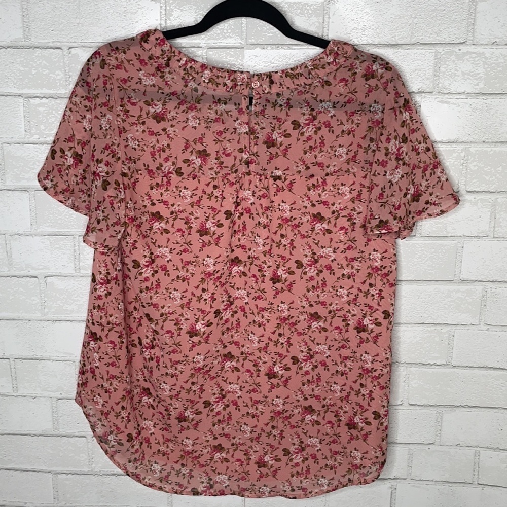 Pleione Pink Floral Scoop Neck Flutter Sleeve Blouse - Picture 9 of 12